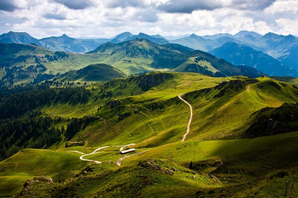 Paisajes austriacos de las montañas Kitzbühel