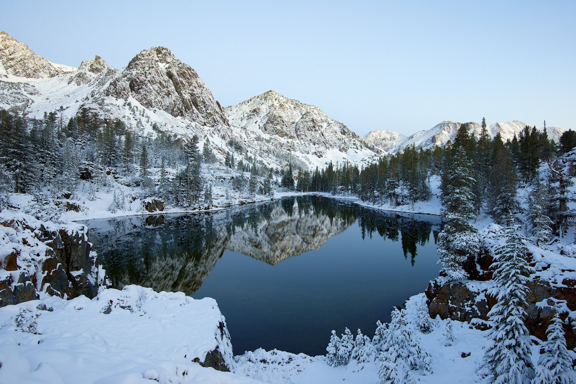cielo montañas invierno lago nieve bosque árboles