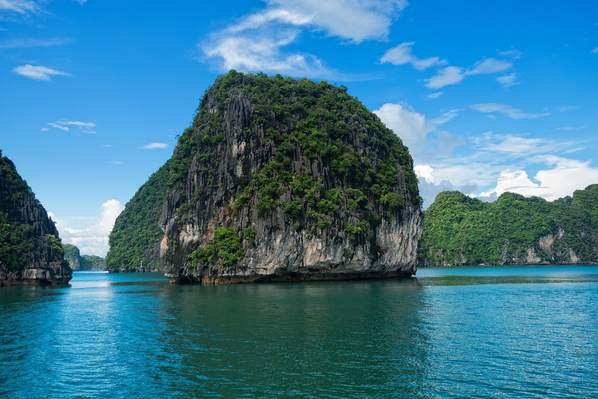 vietnam cielo nubes mar rocas isla