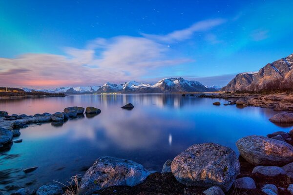 Night beauty sky, mountains, lake