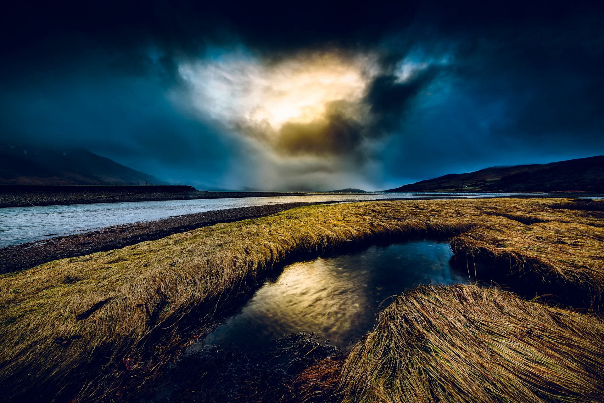 río nubes cielo