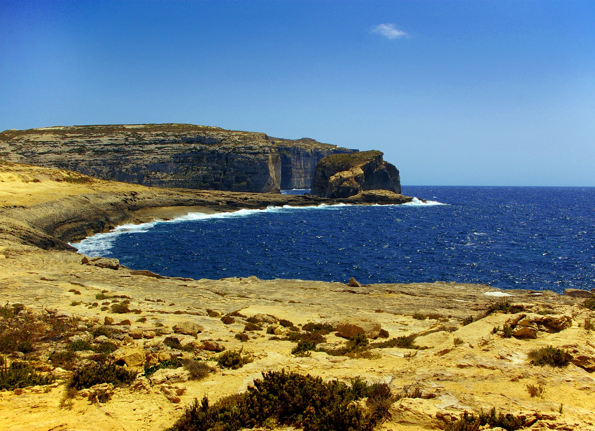 gozo malta cielo mar rocas