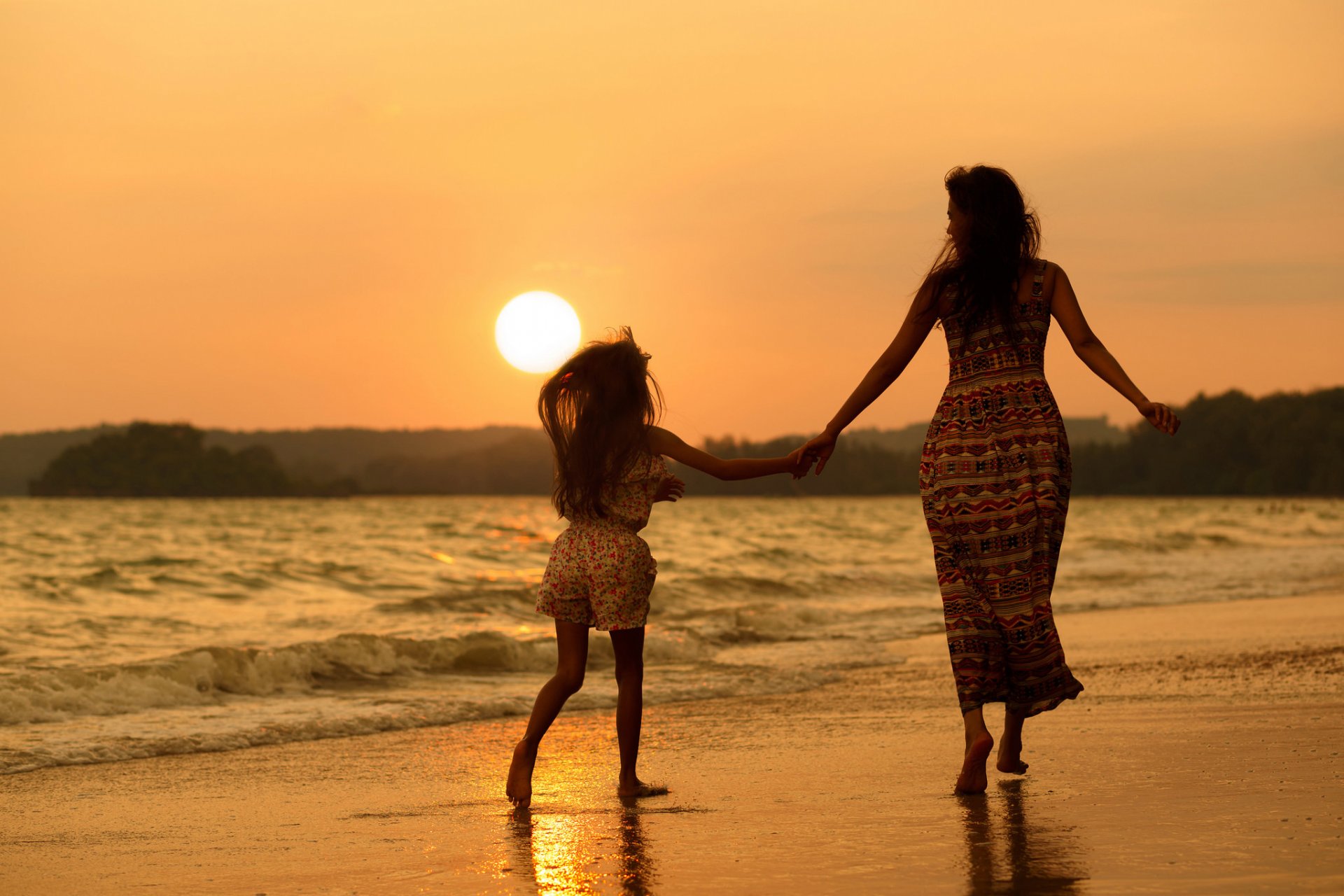 girl a woman mother daughter beach