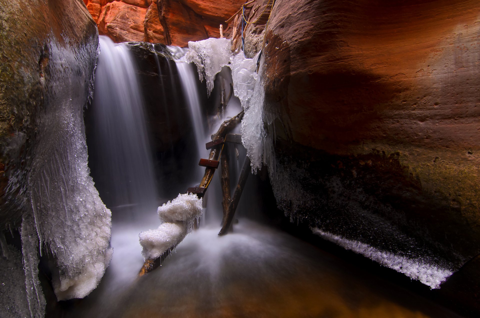 kanarraville utah isa cueva escalera hielo carámbanos