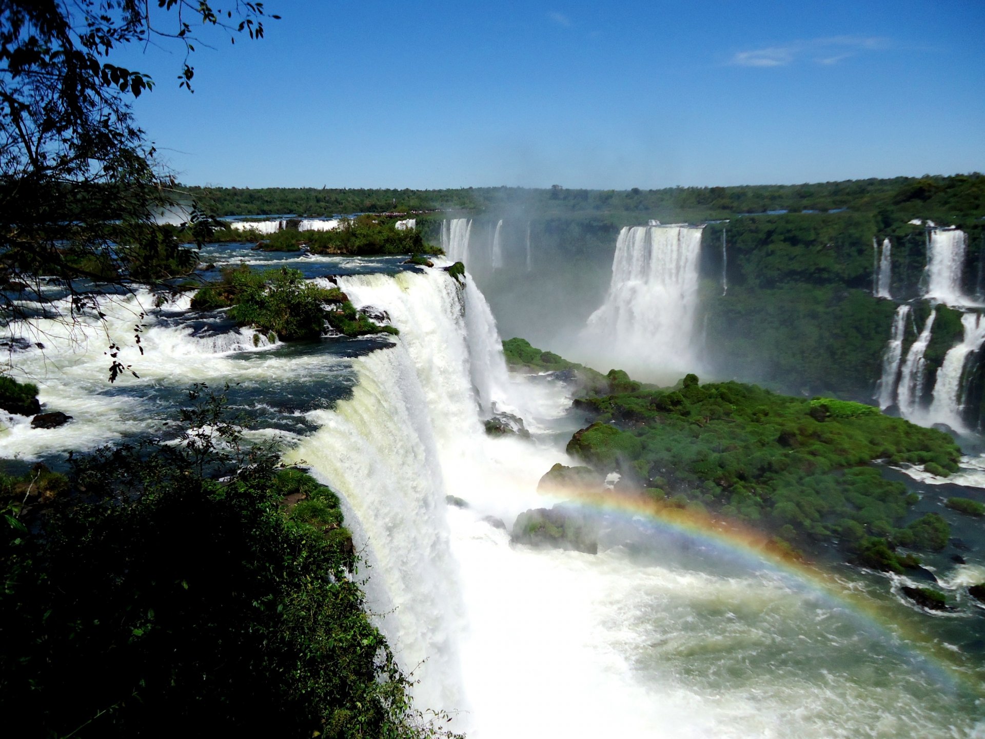 wodospad iguazu cataratas del iguazu rozpryski tęcza