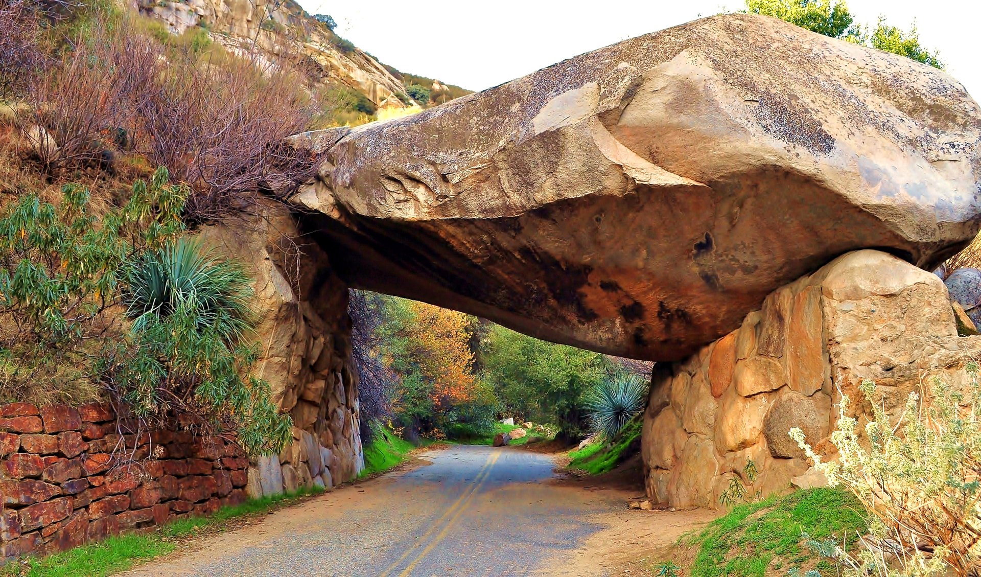 parque nacional sequoia estados unidos rocas rocas carretera túnel