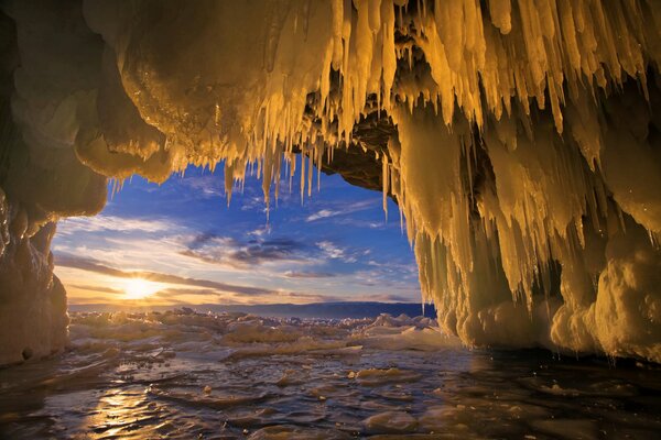 Freezing pischera on Lake Baikal