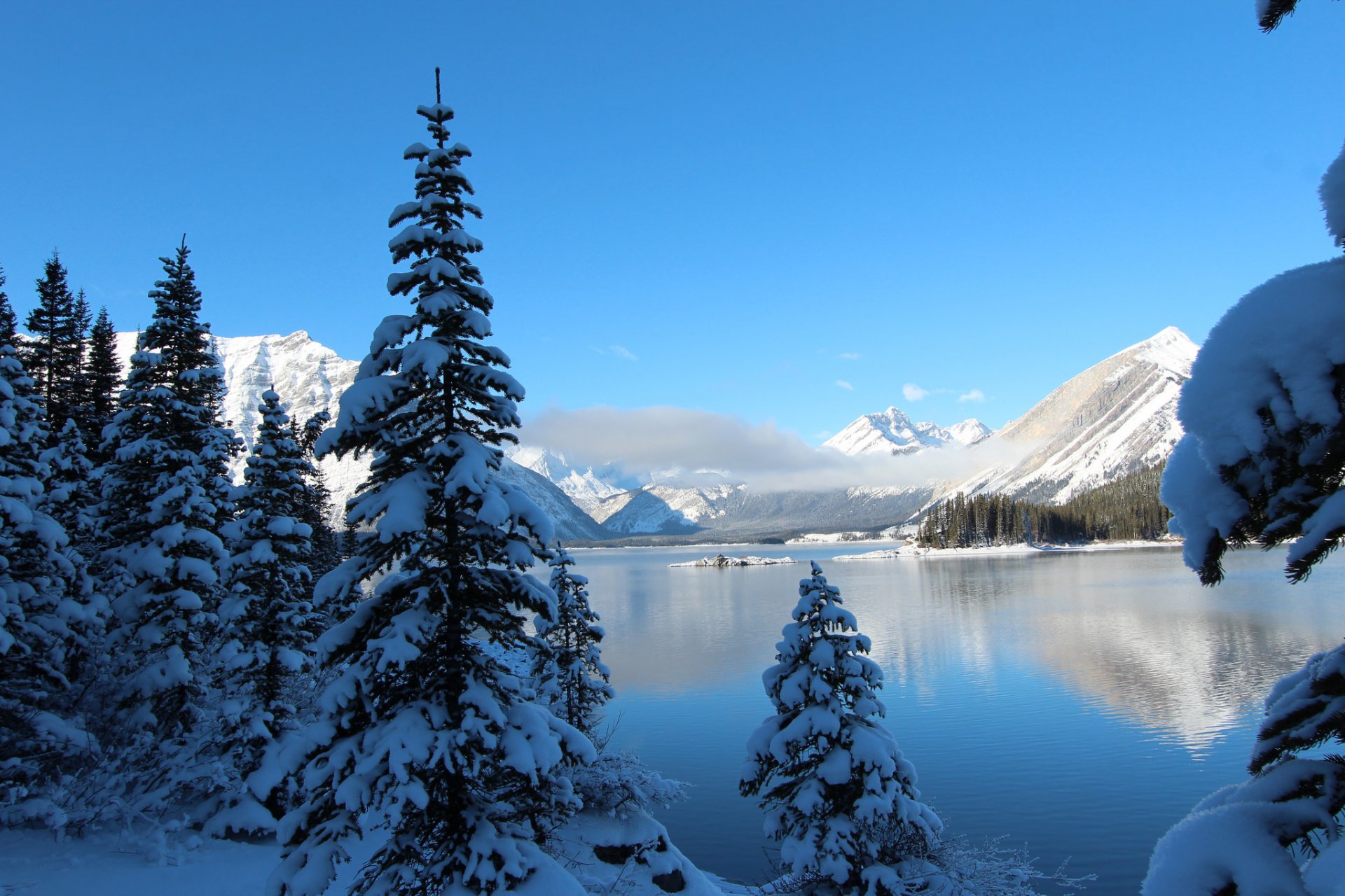 inverno cielo montagne lago alberi neve