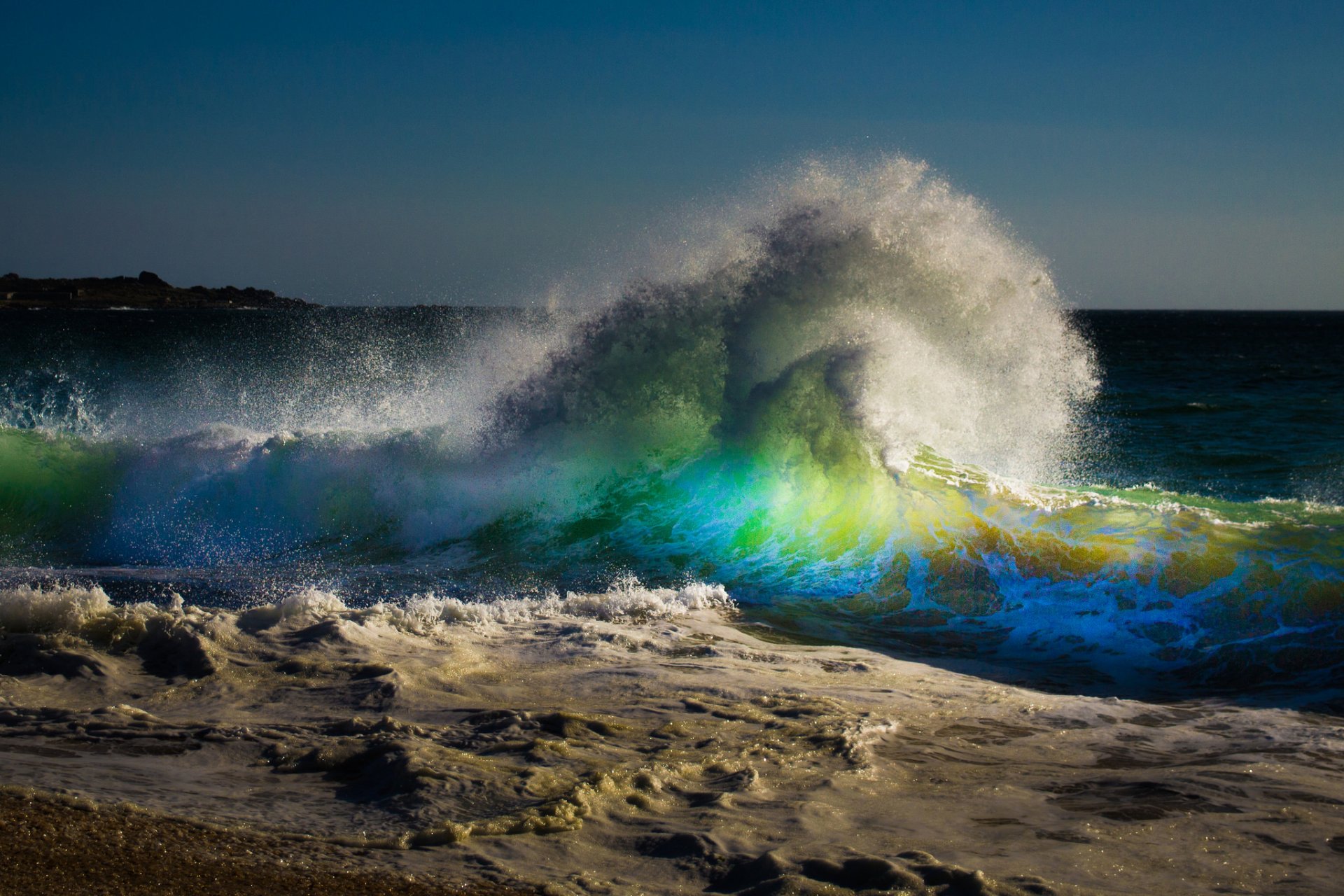 ky beach sea wave spray light