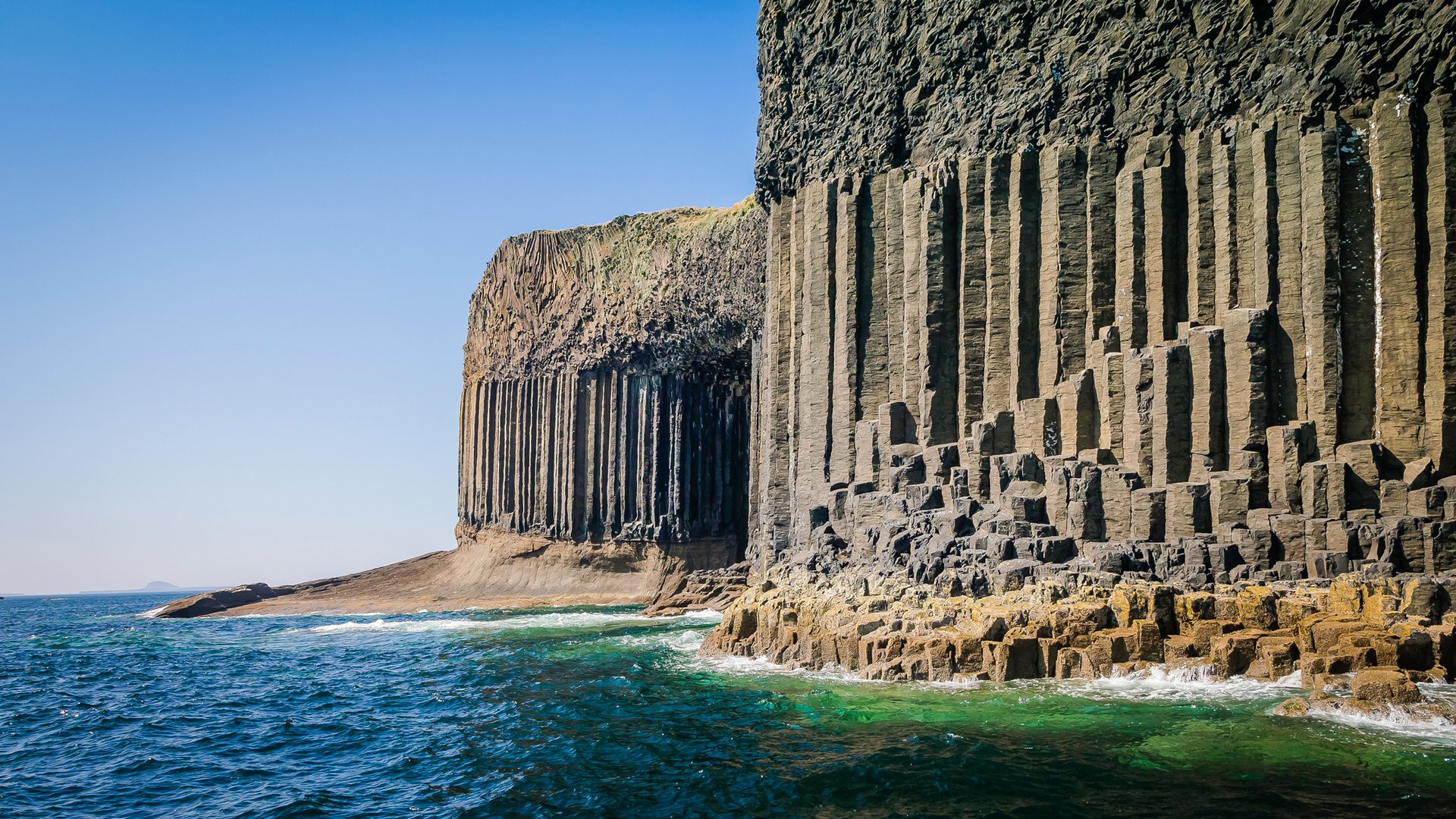 ecosse parenthèse ciel île rochers piliers