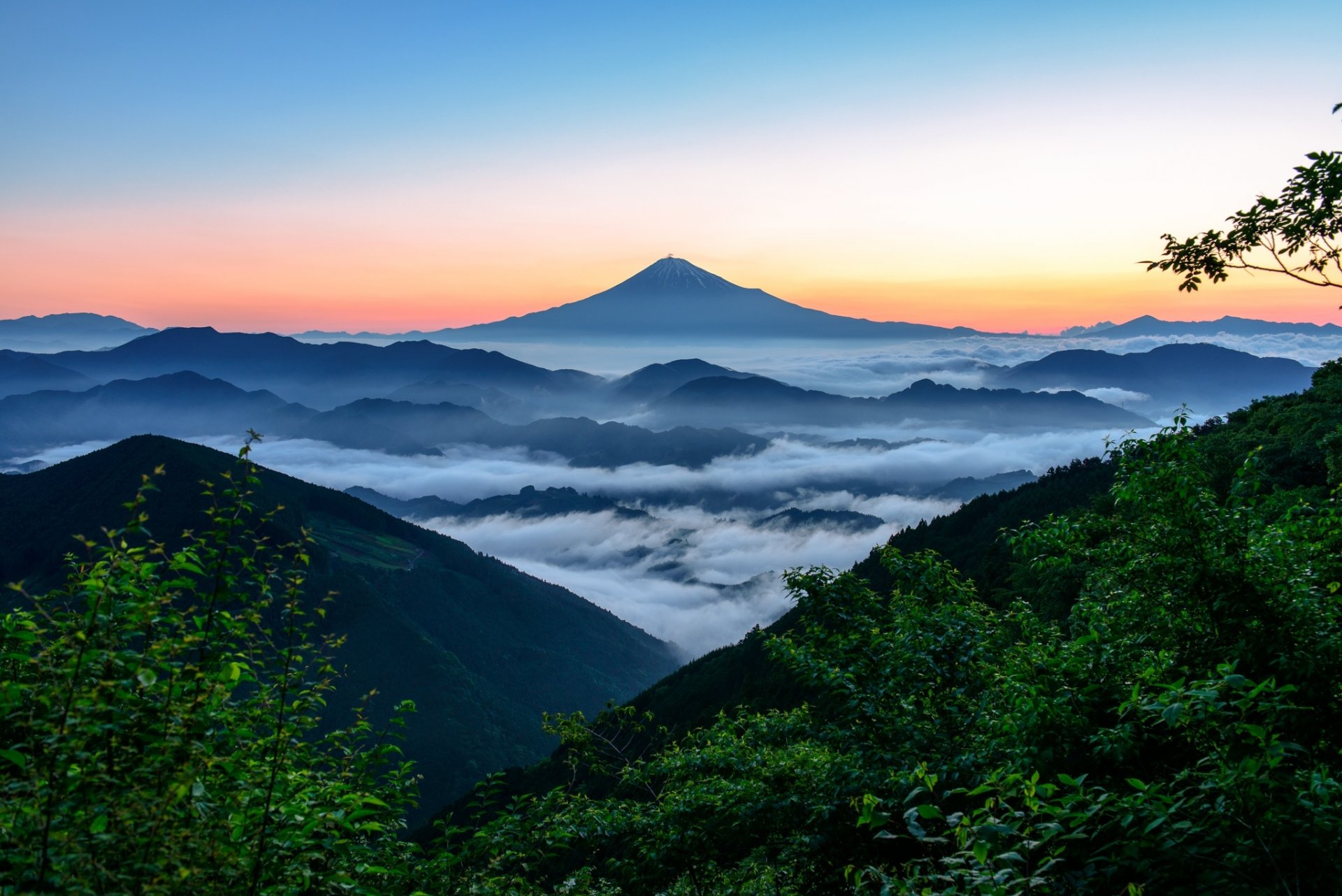 góra mgła niebo chmury śnieg niebieski zachód słońca szczyt wulkan niebieski fujiyama japonia hd