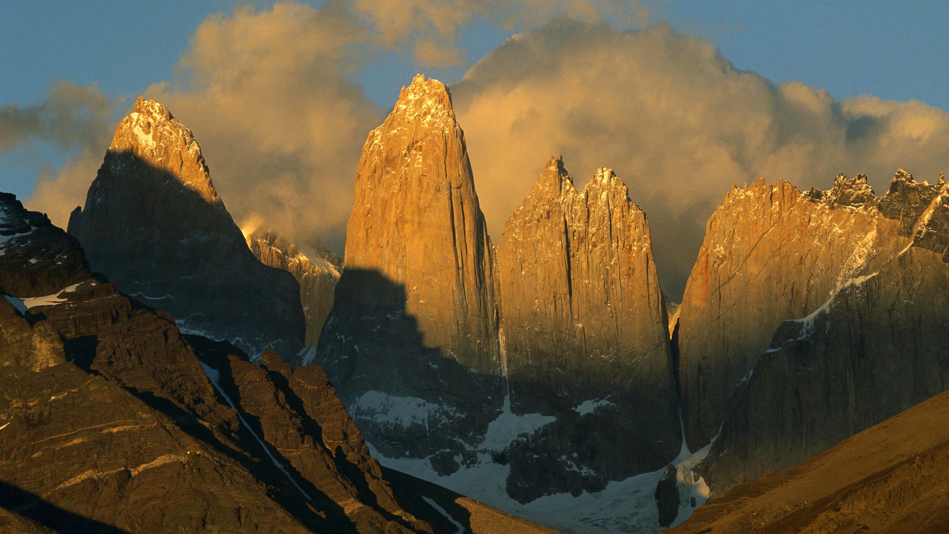 ciel nuages coucher de soleil montagnes sommet pic neige