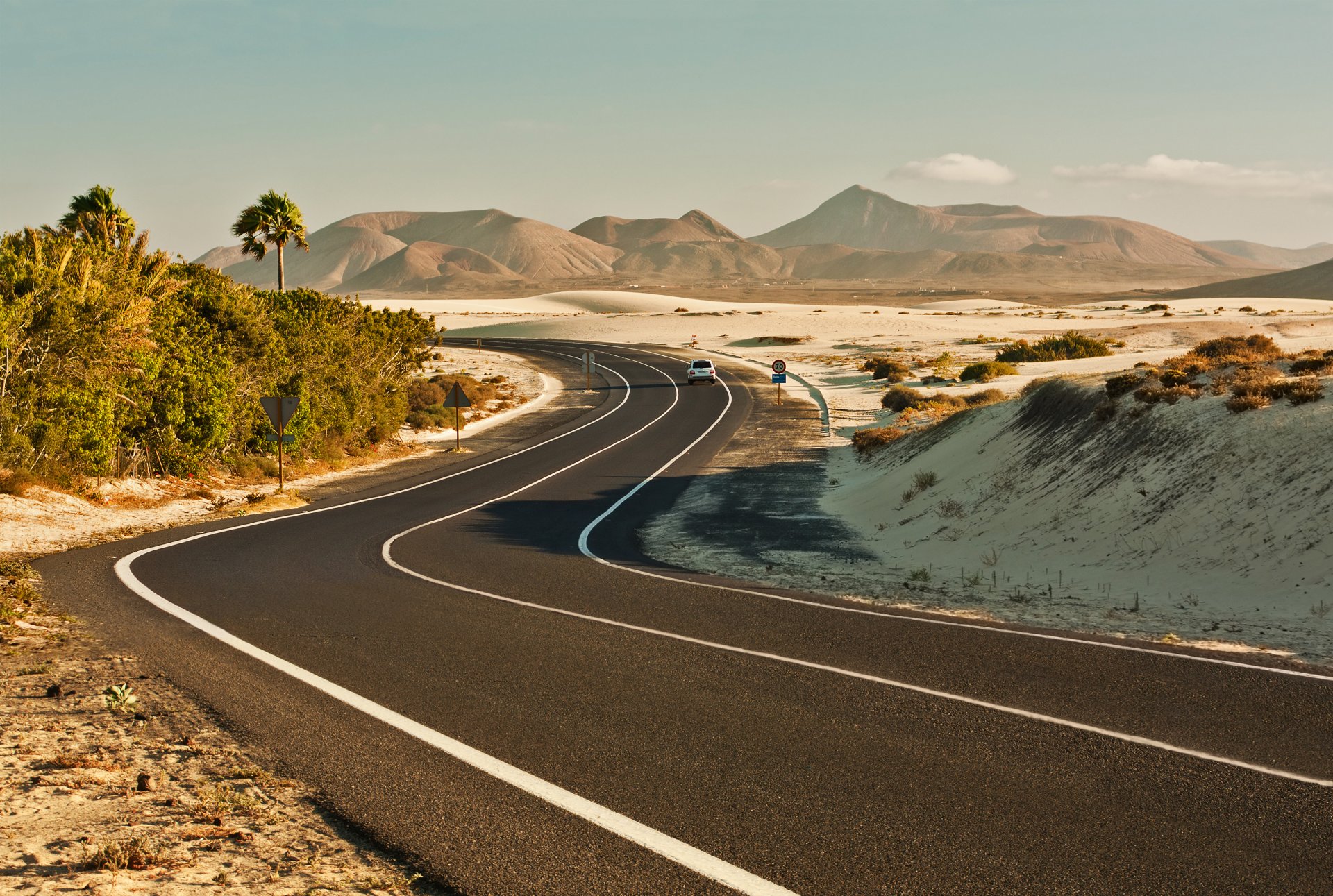 route marquage collines voiture