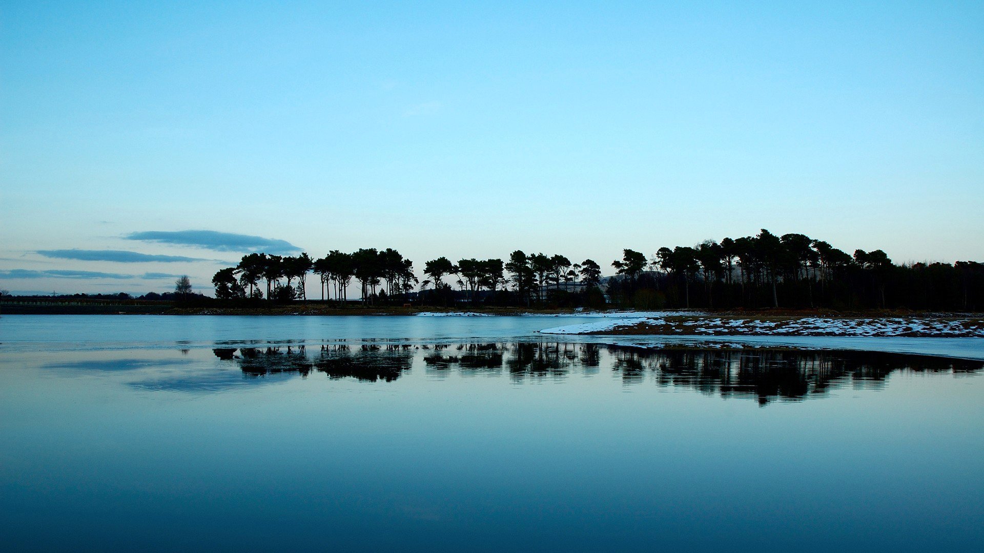 himmel wolken fluss ufer bäume stille stille landschaft tapete meer