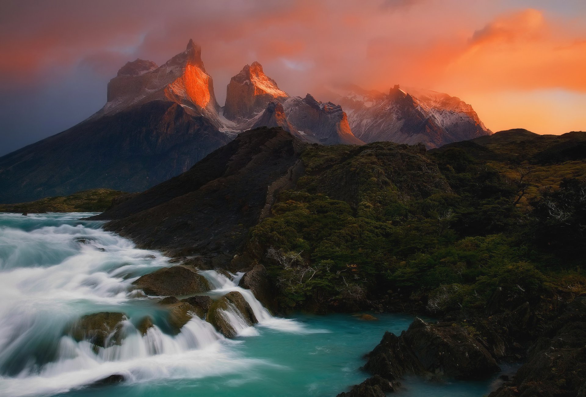 amérique du sud patagonie montagnes des andes ciel nuages rivière ruisseaux roches