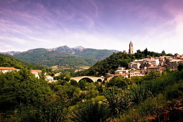 Voyage autour du monde-village Italien