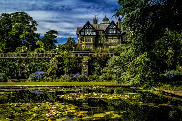 Maison avec jardin près d un étang au pays de Galles