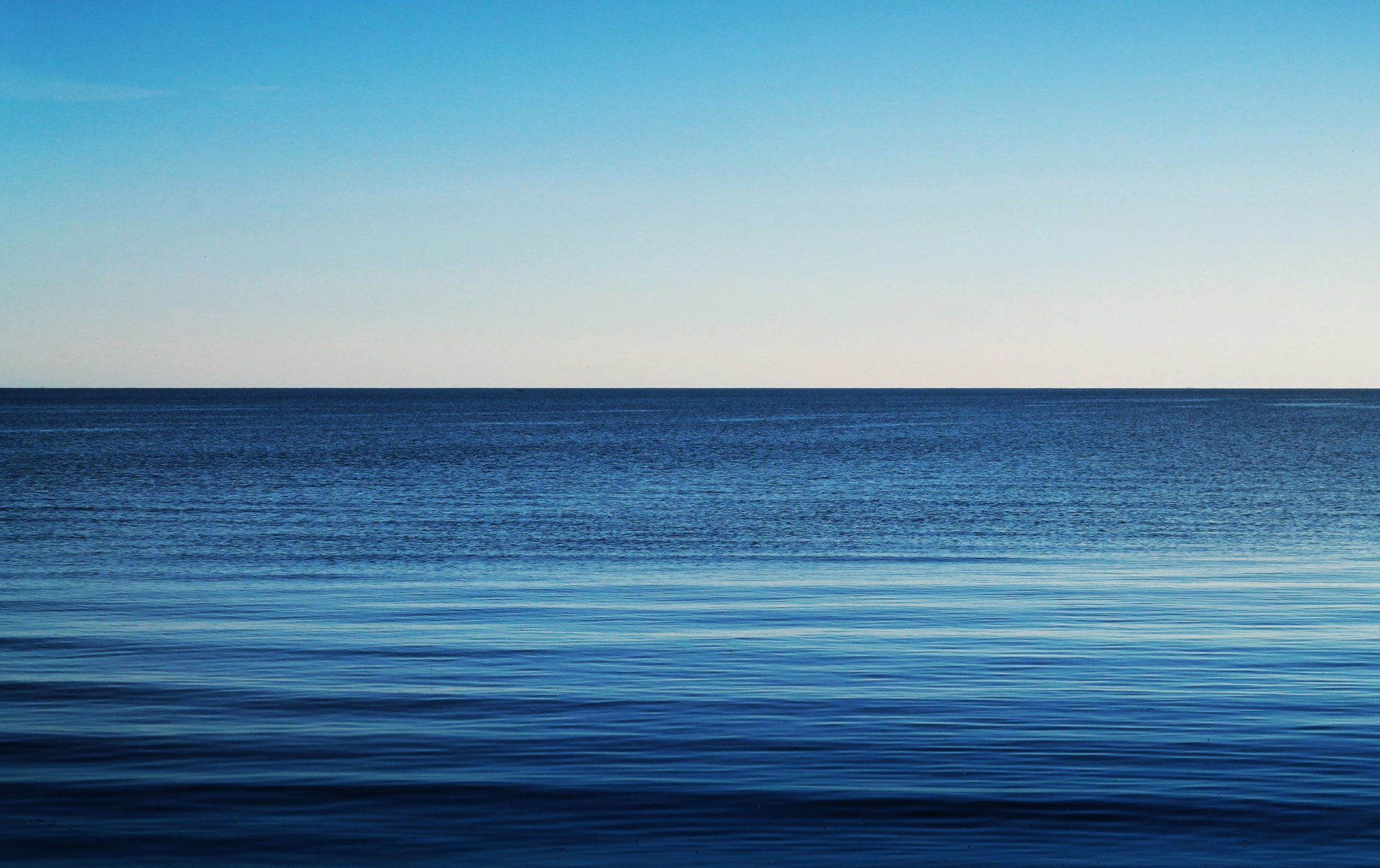 water bay blue horizon waves bay smooth surface gradient shade