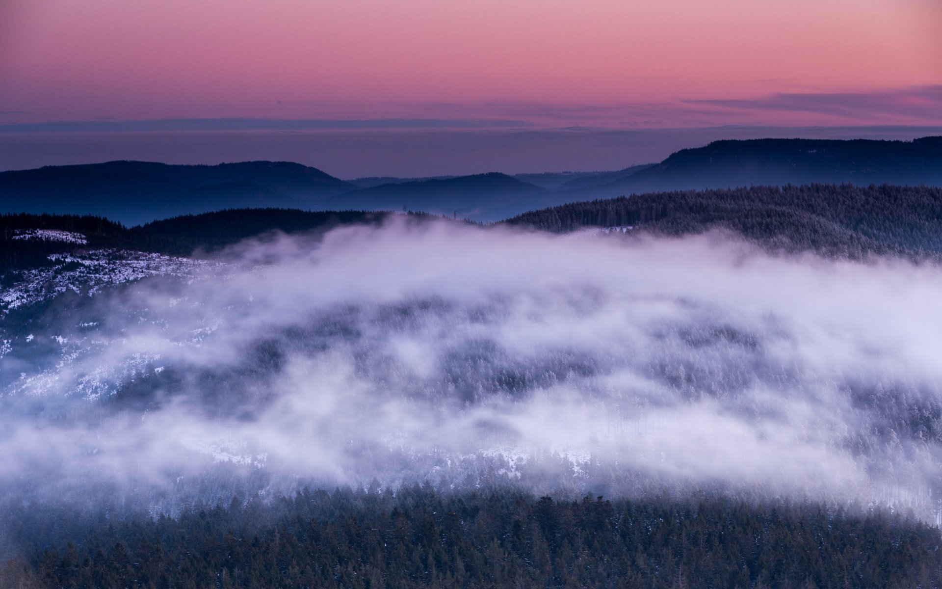 allemagne forêt-noire hiver neige forêt arbres panorama altitude nuages brume ciel horizon soir coucher de soleil