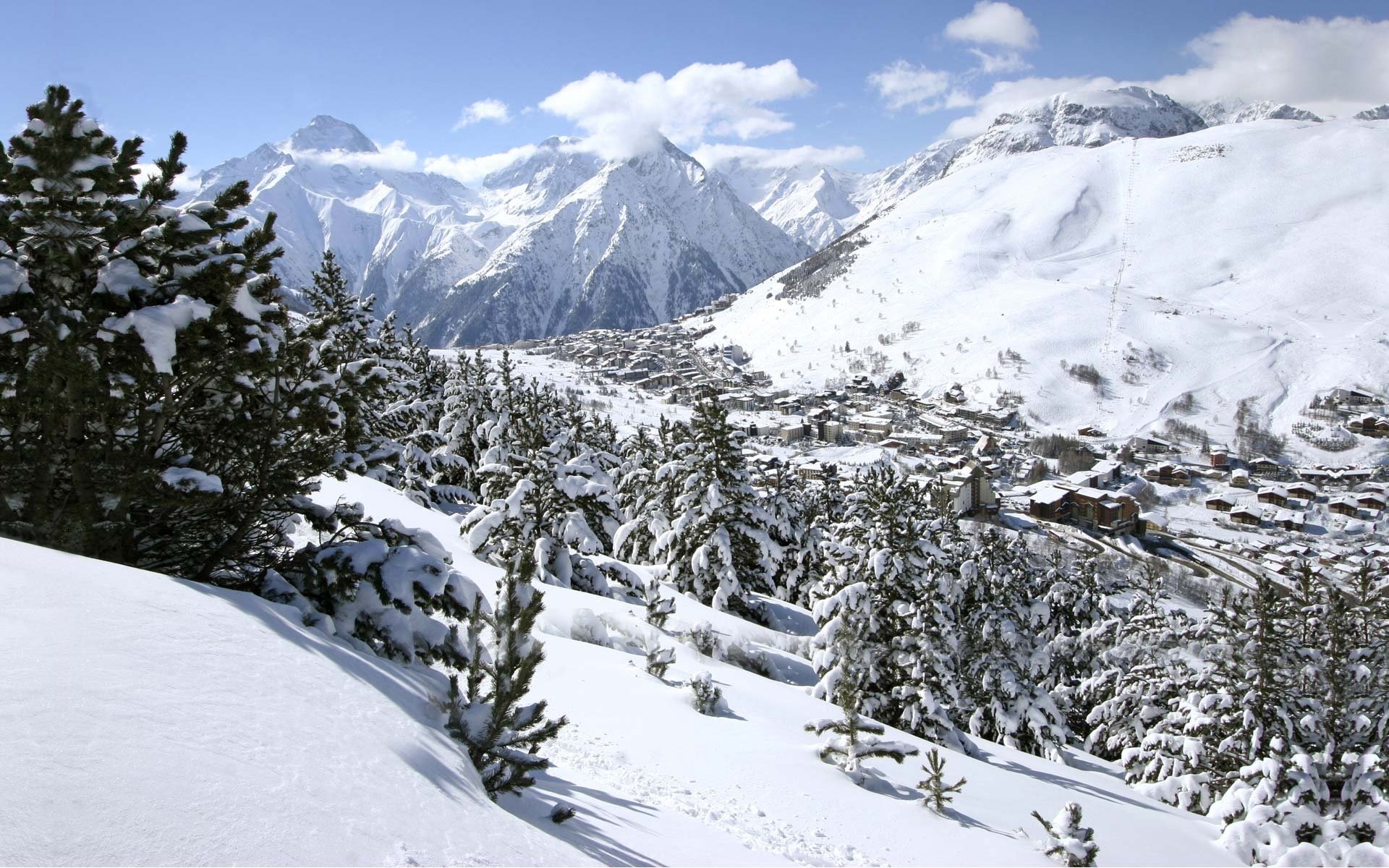 ciudad montaña nieve invierno