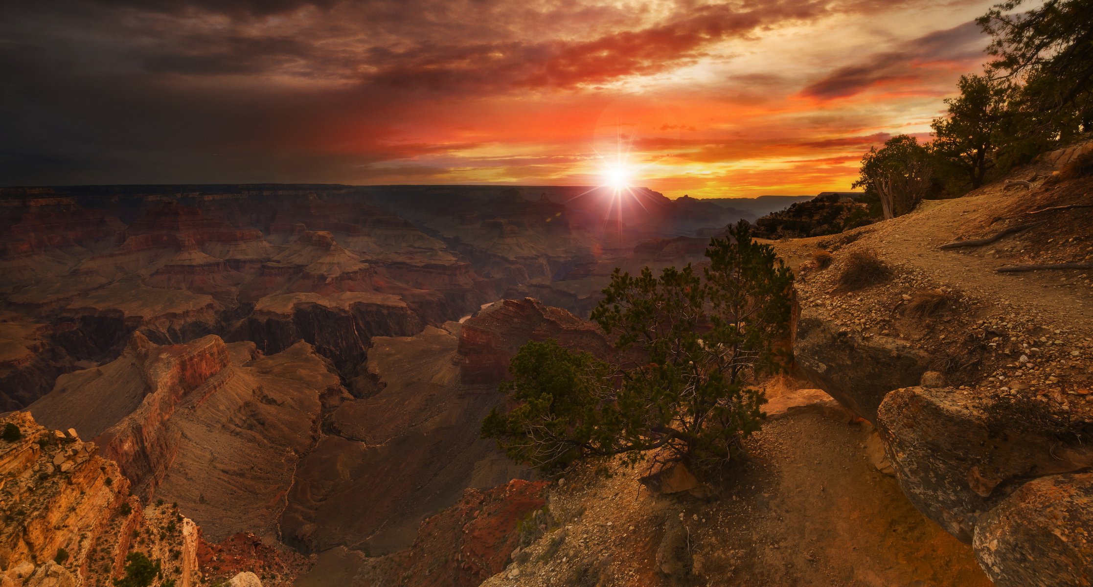 etats-unis arizona grand canyon. soleil rayons coucher de soleil