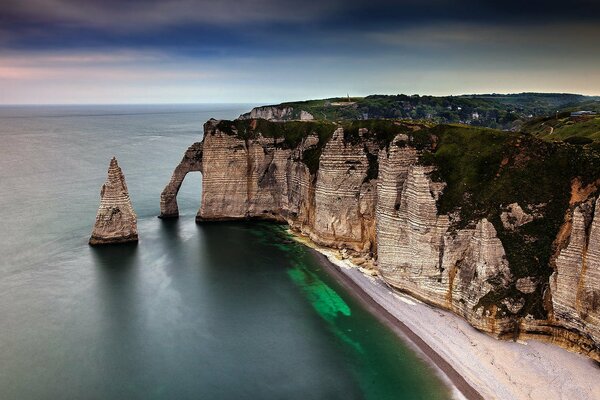 The beach at the breathtaking cliffs