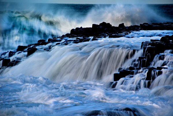 Spontaner Wasserabfall aus Nordirland