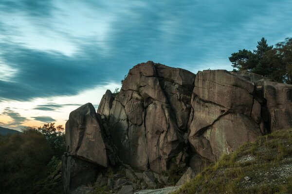 Natura e rocce. Cielo serale