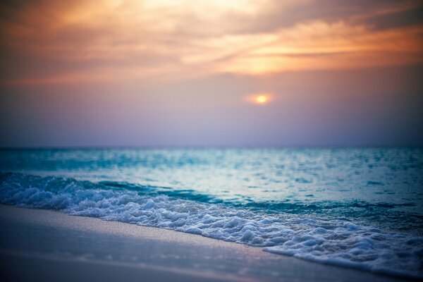 Mar serena. naturaleza. atardecer