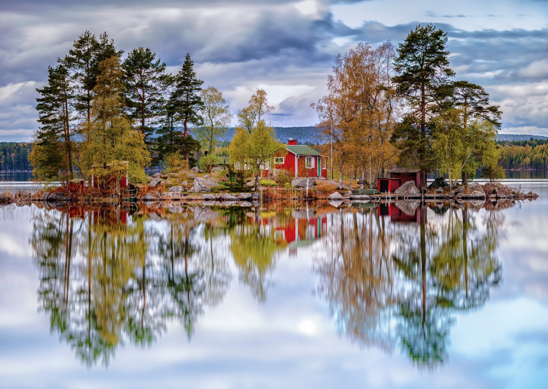 haus see reflexion schweden