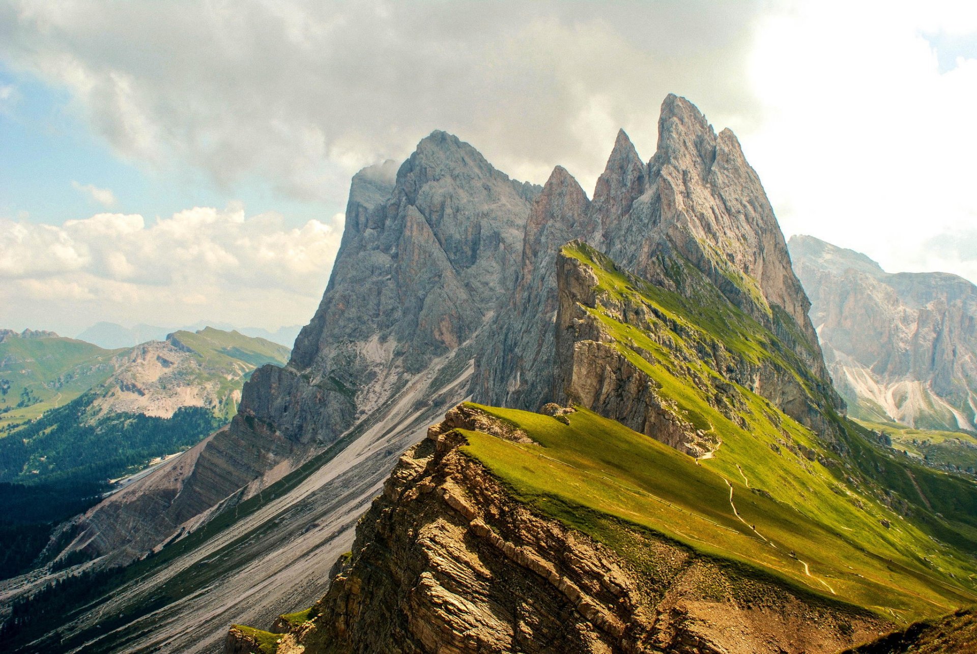 montagne altitudine natura nuvole. vista panorama