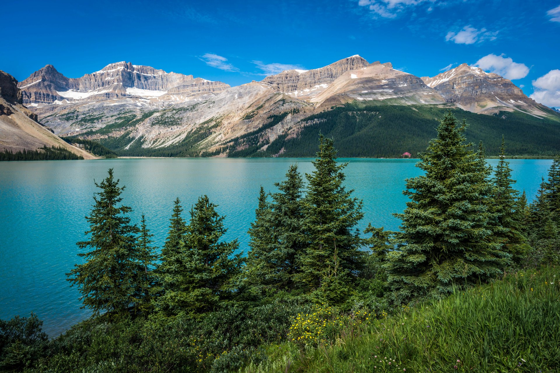 bogen-see banff-nationalpark alberta kanada berge himmel wolken see bäume