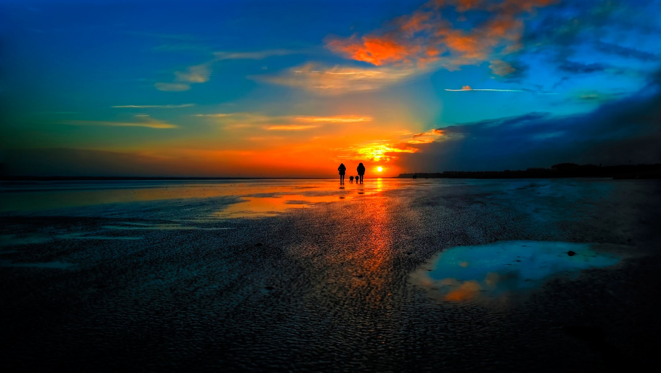 personnes silhouettes soleil coucher de soleil