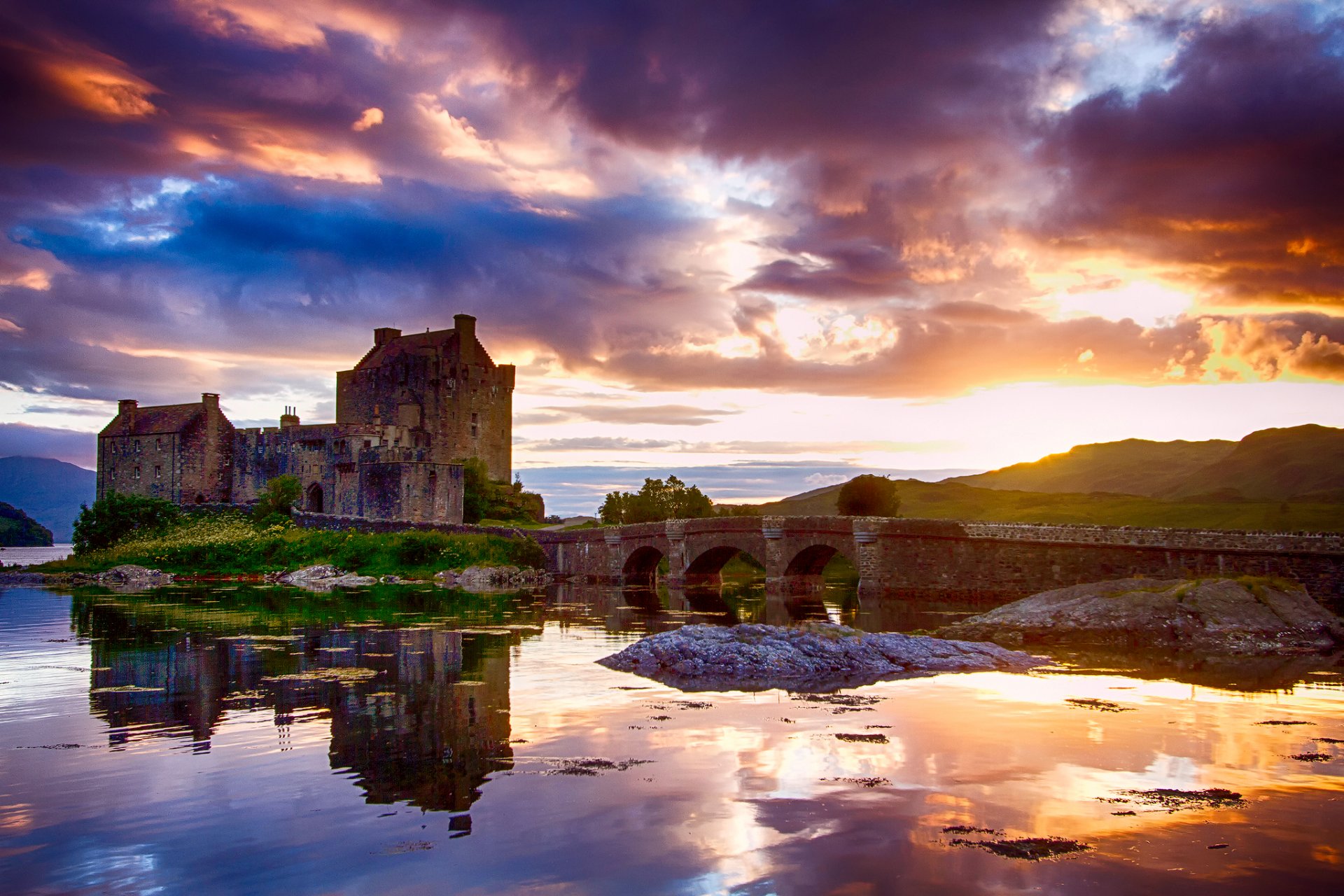 schottland schloss eilen-donan wasser reflexionen himmel wolken licht sonne