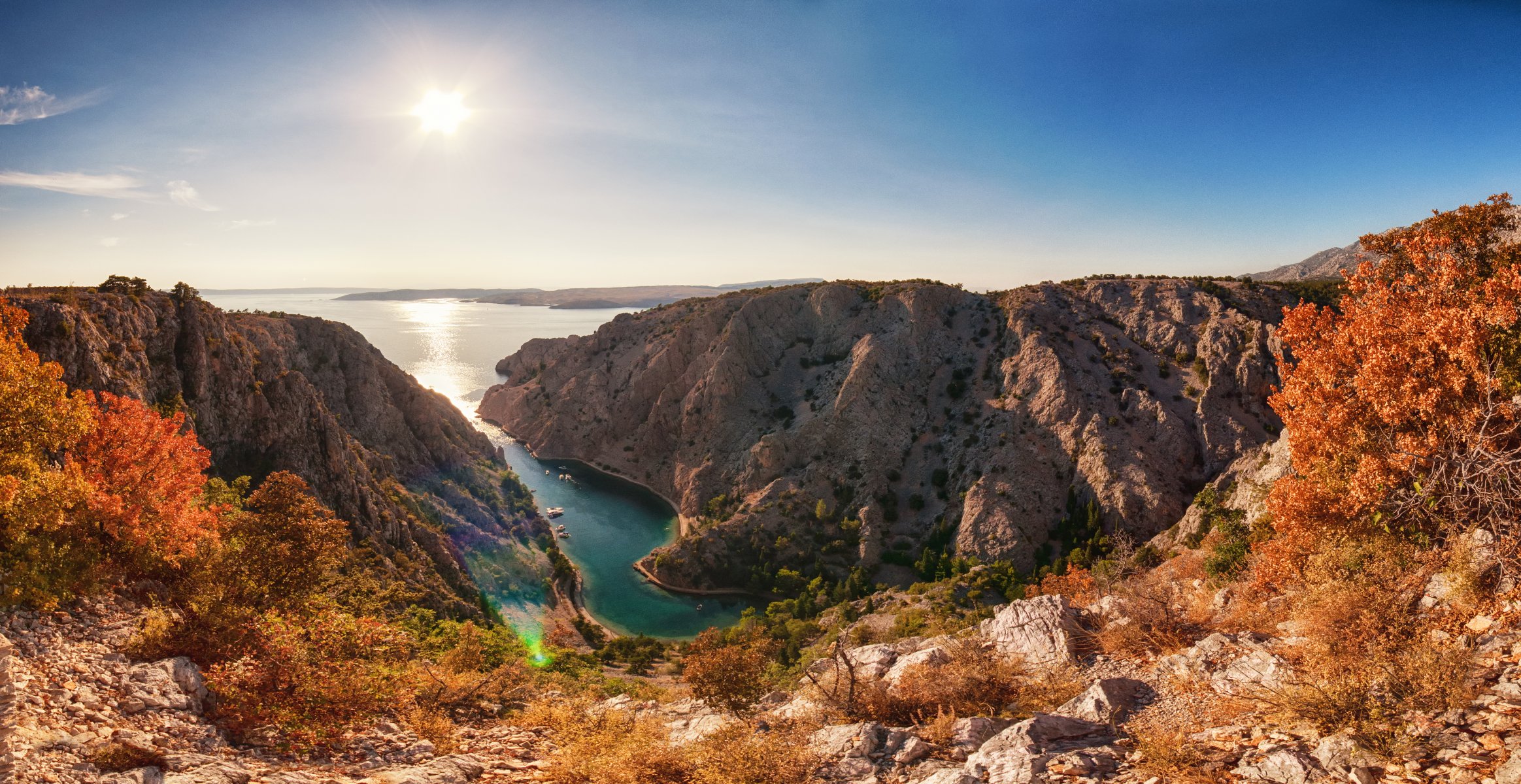 природа хорватия море бухта панорамма лето скалы обрыв