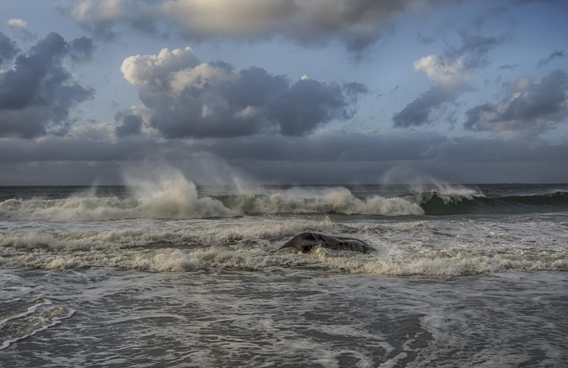 onde tempesta nuvole