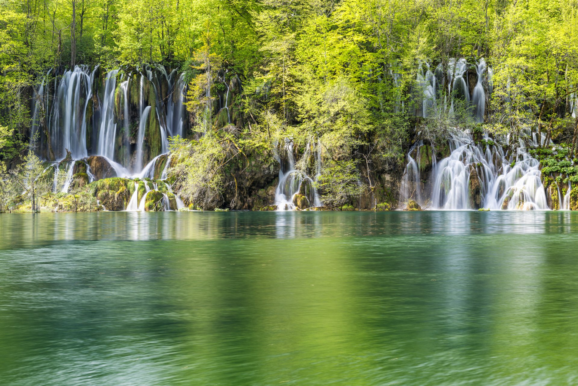 przyroda wodospady jezioro las chorwacja