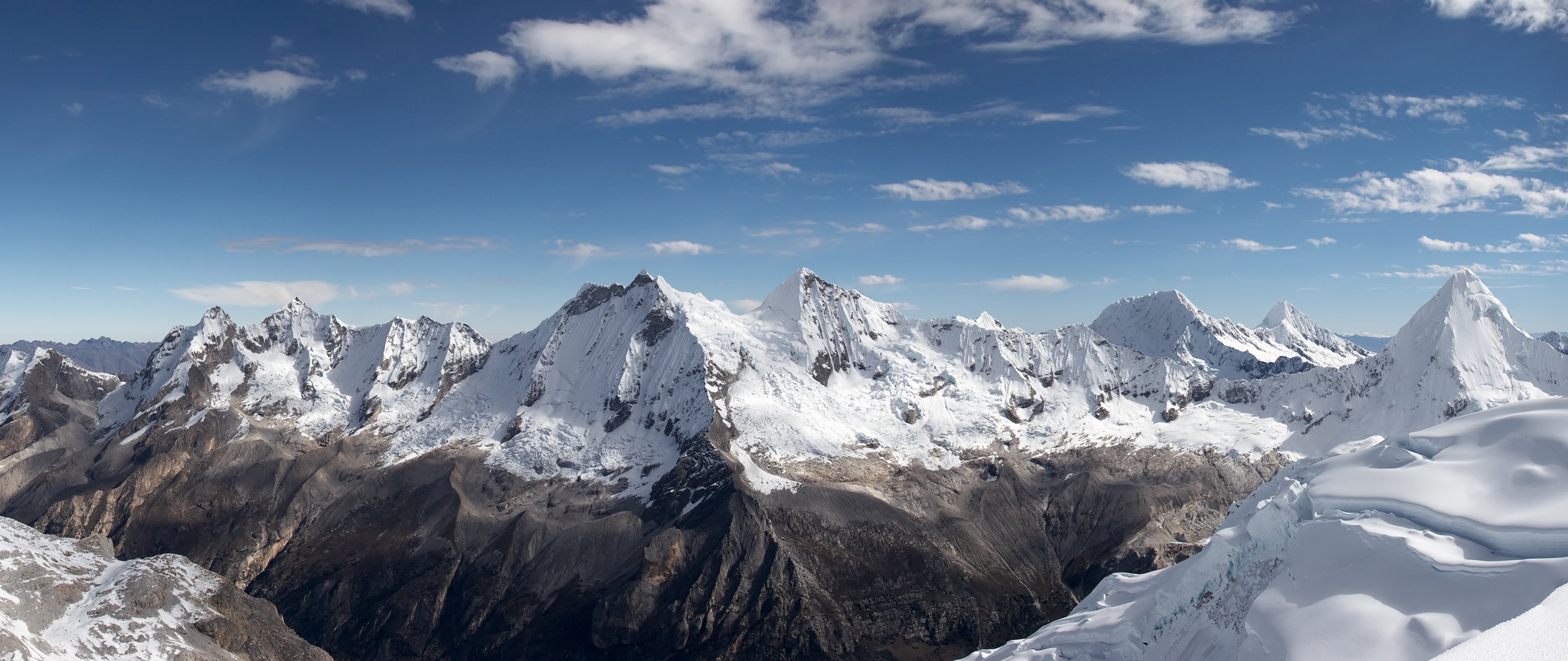 montagne neve nuvole