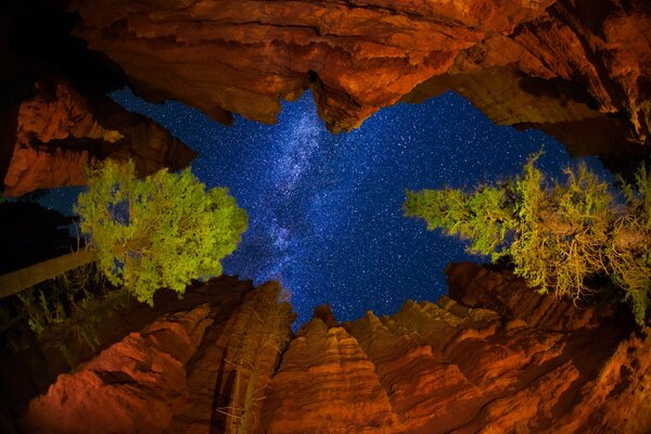 Национальный парк брайс-каньон в США ночью