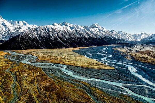 Plesso di terra, acqua e pietra