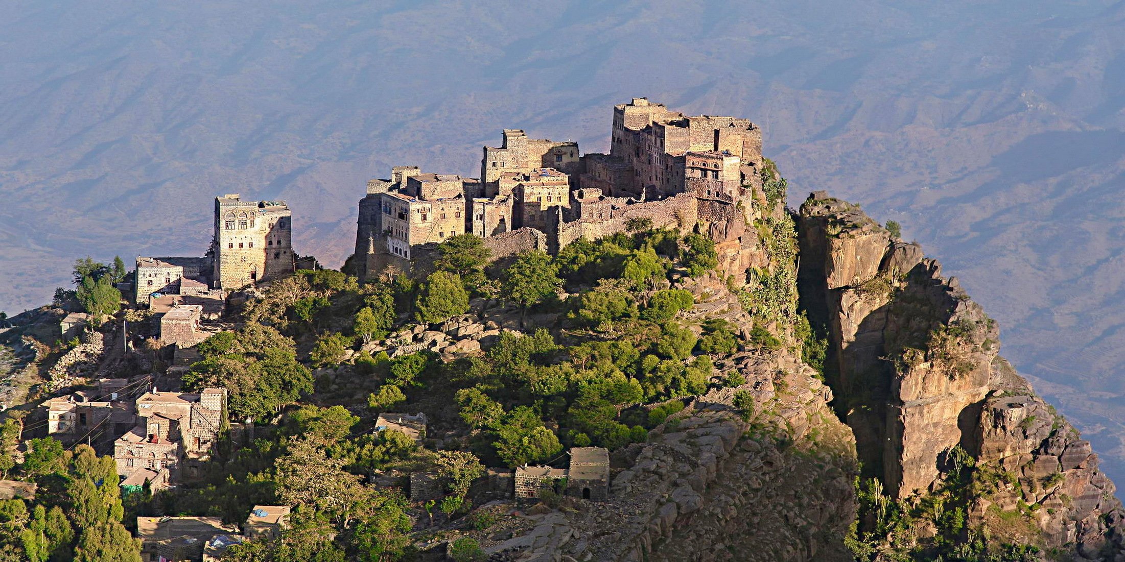 yémen village pierres montagnes