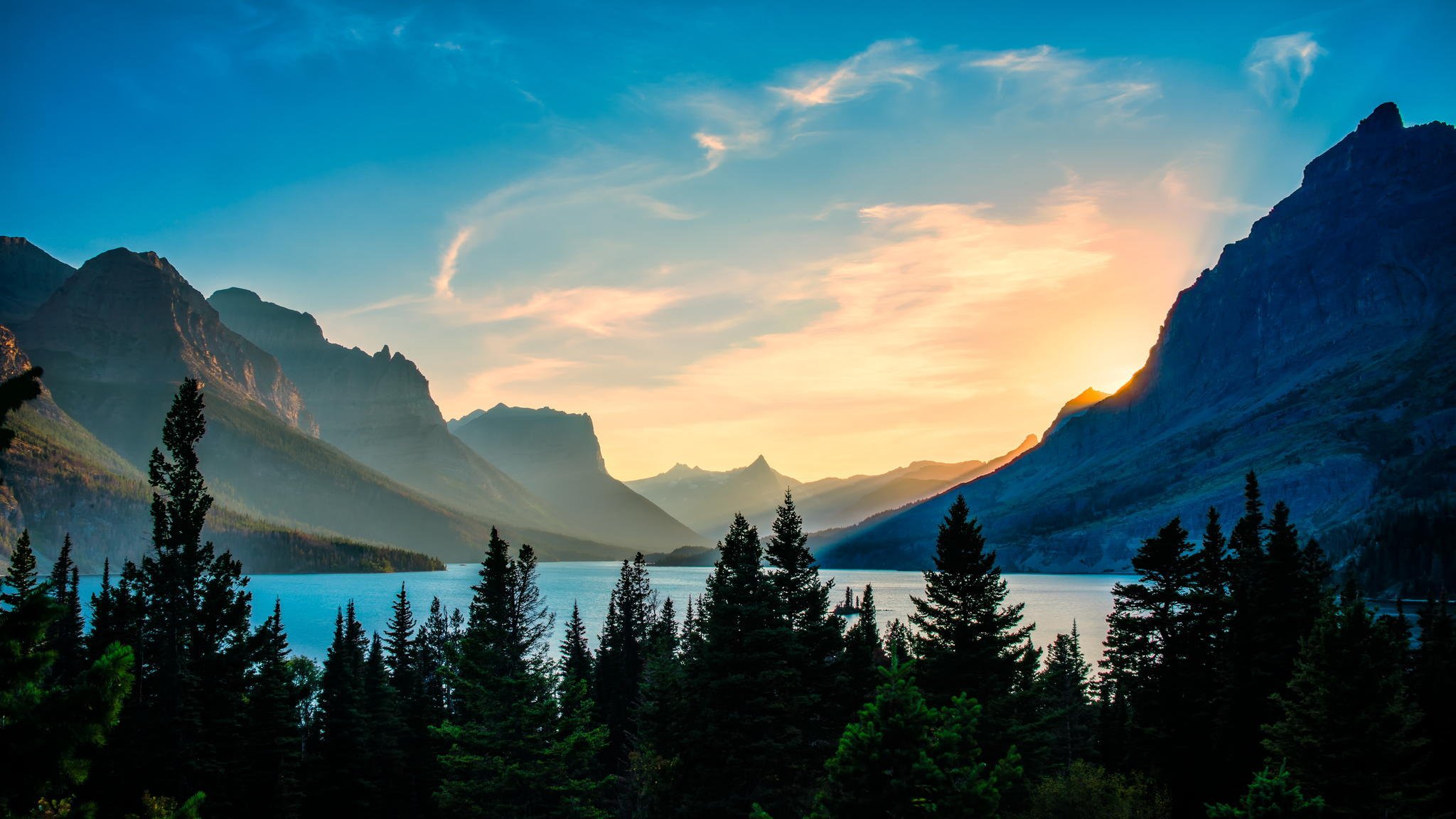 montagnes forêt lac île arbres