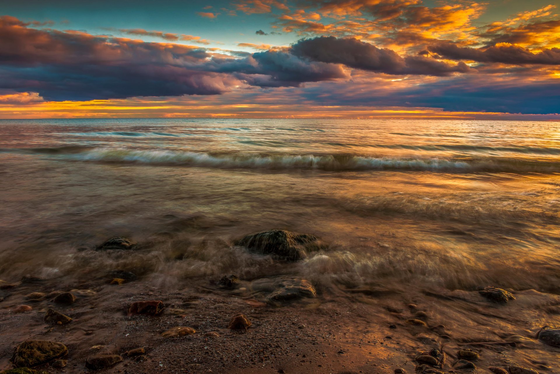 ajax waterfront ontario kanada see wellen himmel wolken