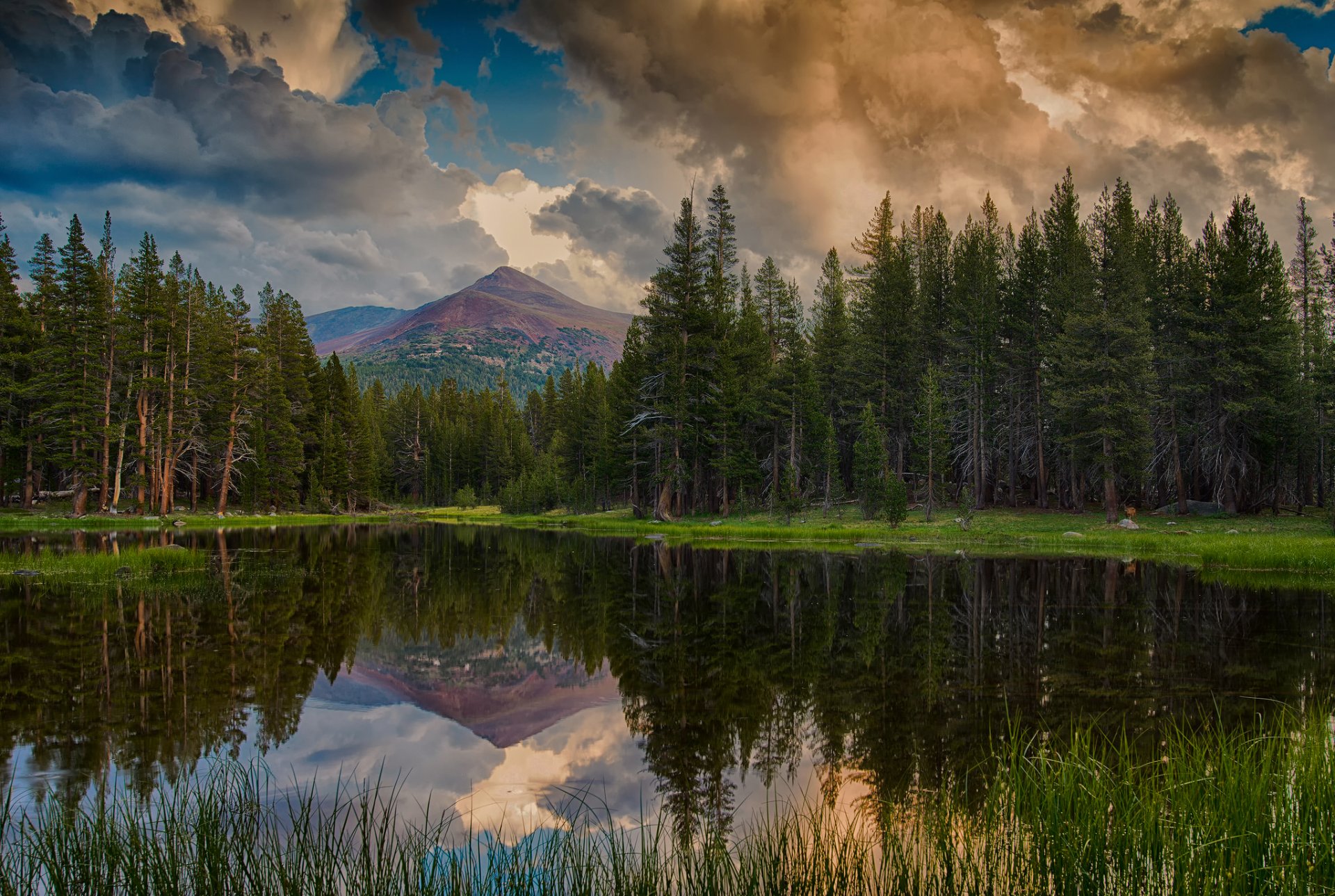 états-unis californie parc national de yosemite ciel nuages montagnes forêt lac réflexions