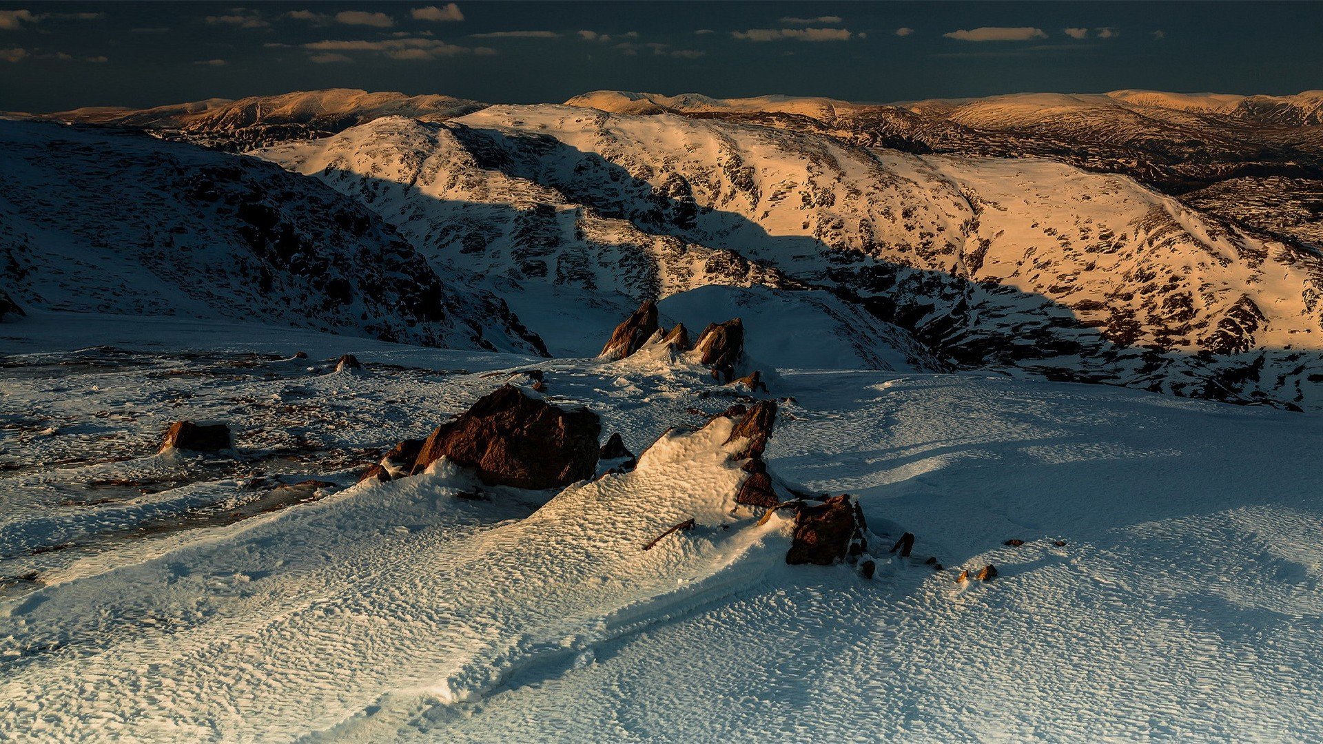 montagnes neige soleil