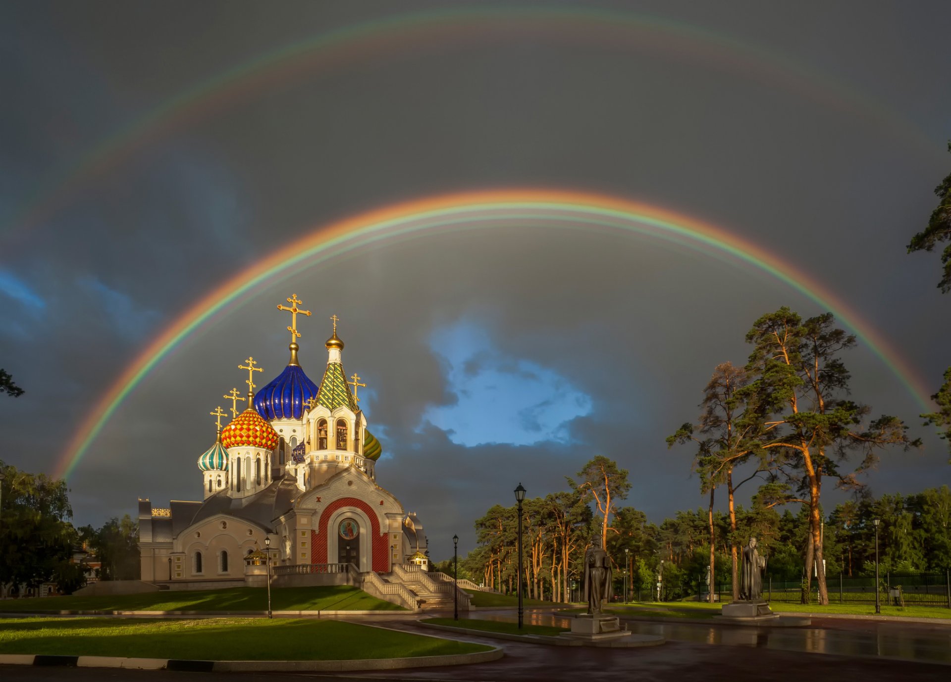 chiesa del santo principe igor chernigovsky arcobaleno peredelkino mosca complesso patriarcale