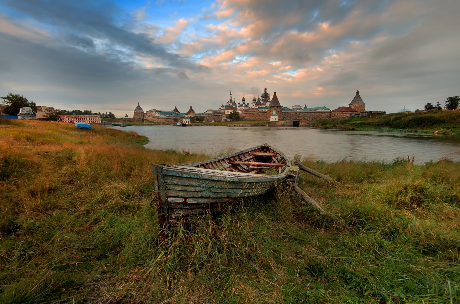 paso-preobrazhensky solovetsky monastery boat