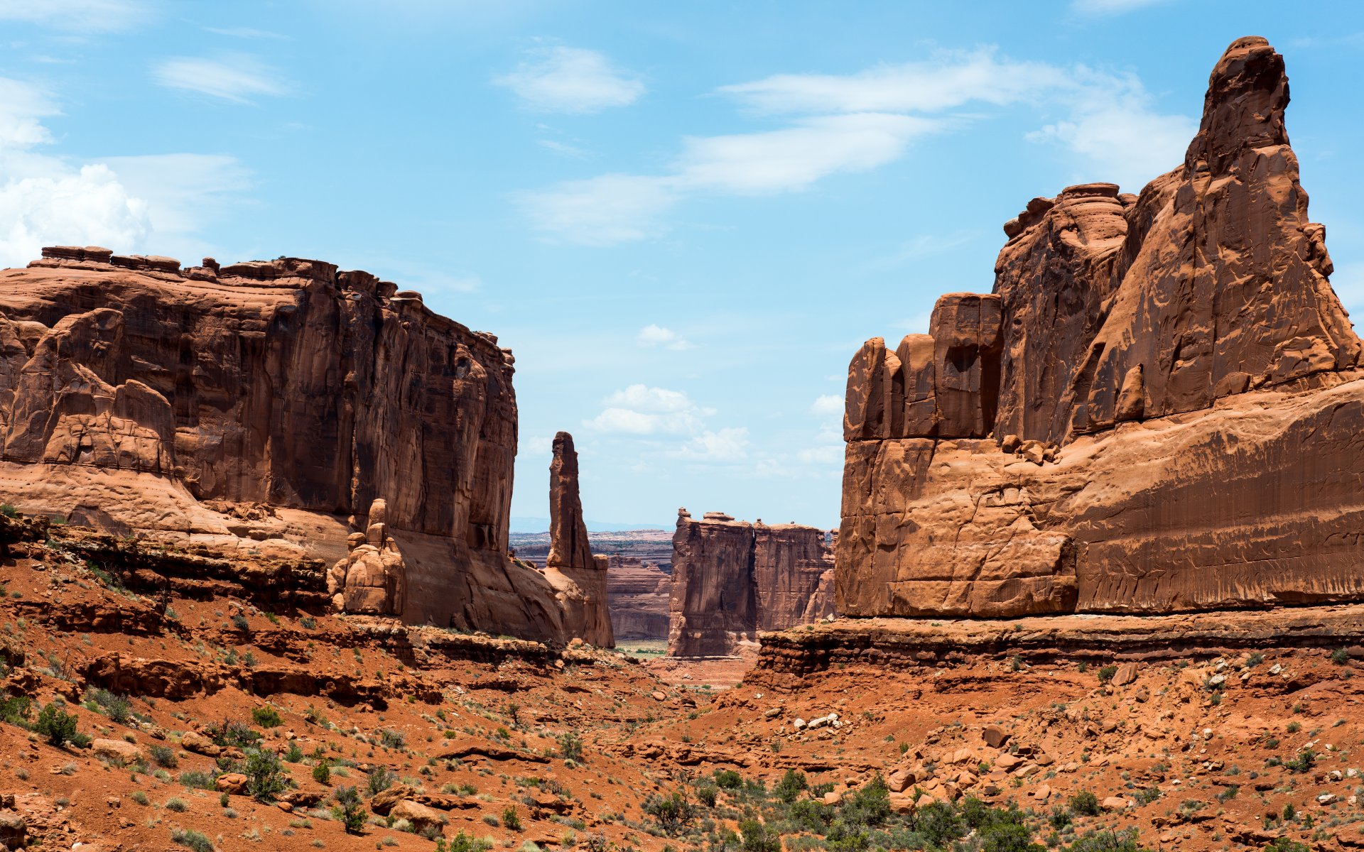 montagne rocce sole raggi archi parco nazionale utah stati uniti