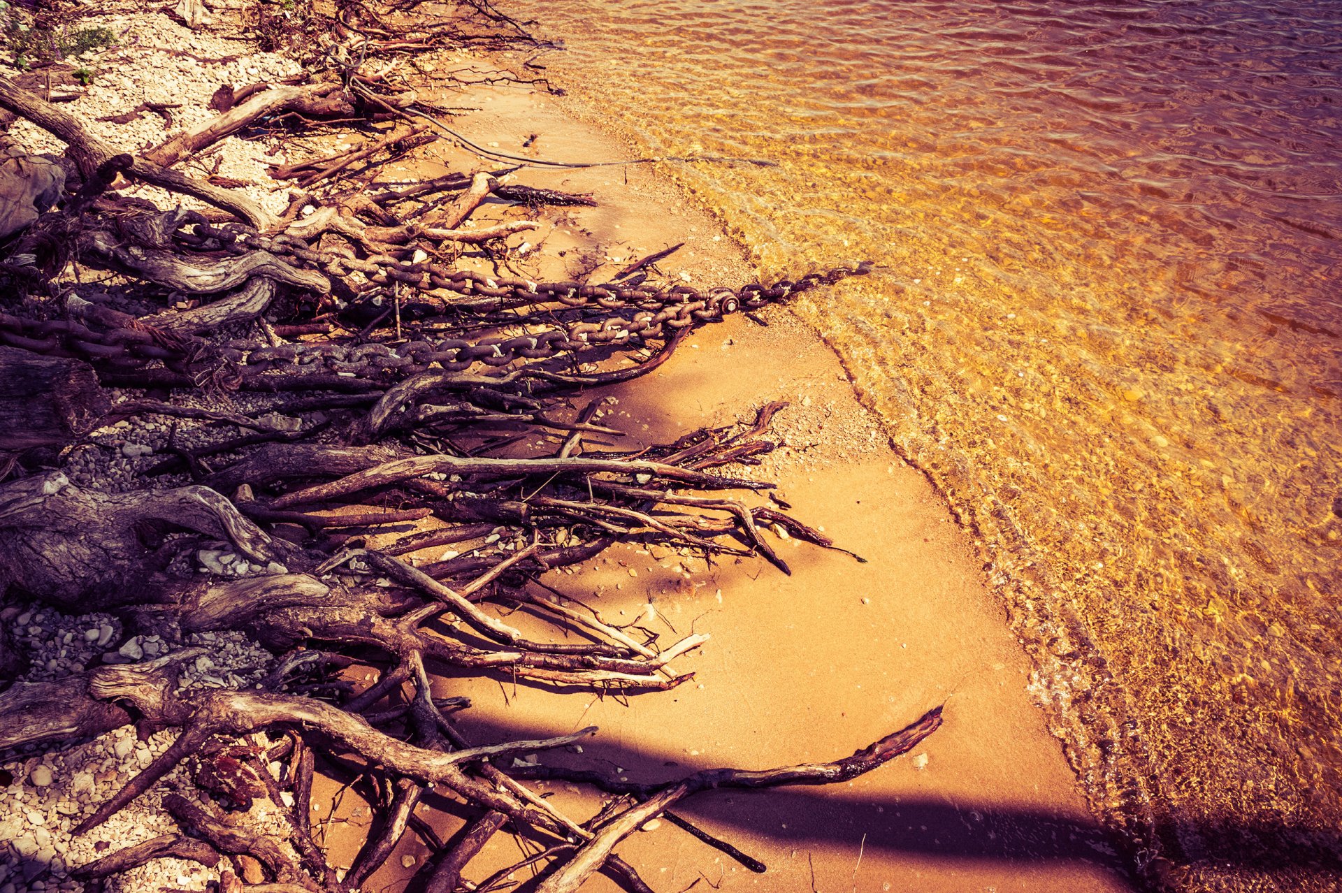 kazan russland wasser oberfläche natur steine sand strand sonne kette baum liegeplatz