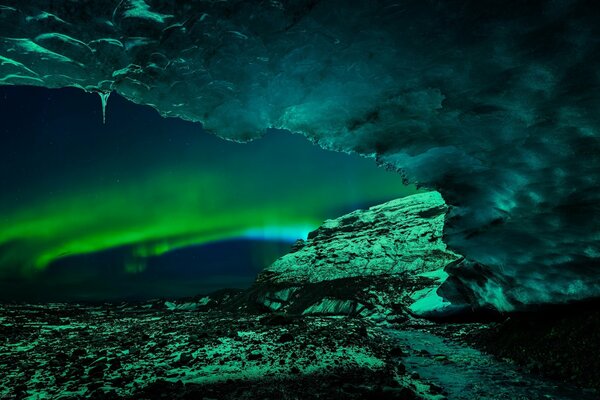 Radiance in an ice cave